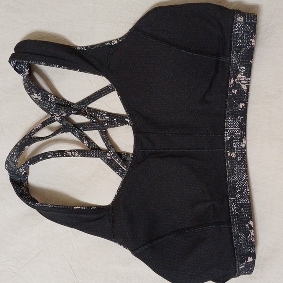 Lululemon Free to be Serene Bra size 4 - Picture 3 of 4